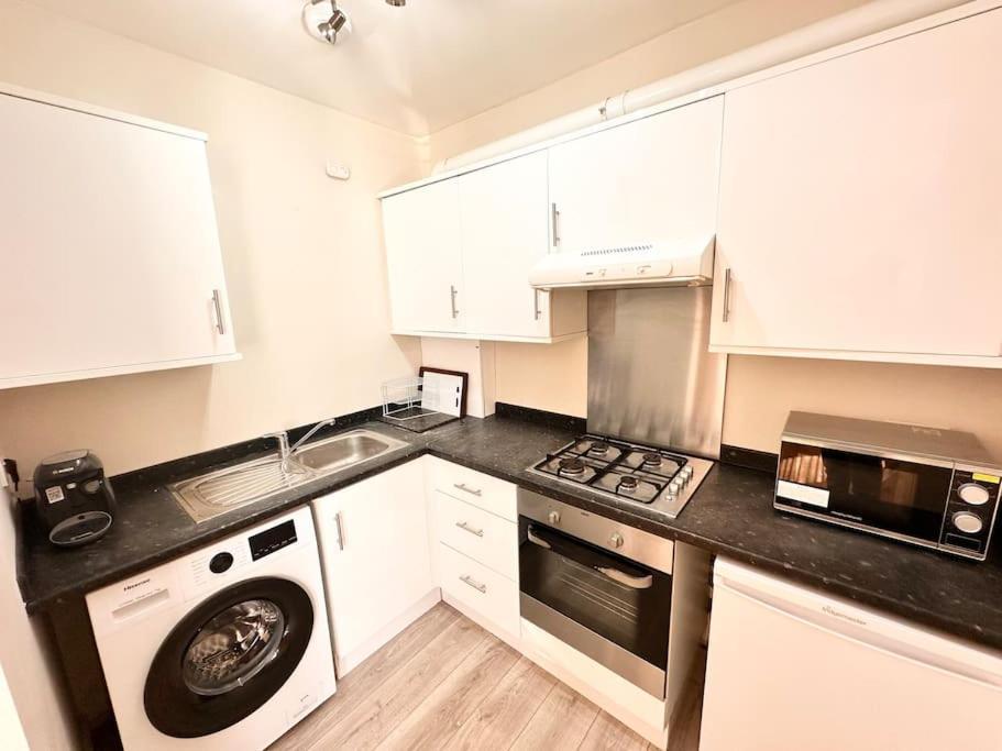 2 Bedroom Apartment In Se13 London Kültér fotó