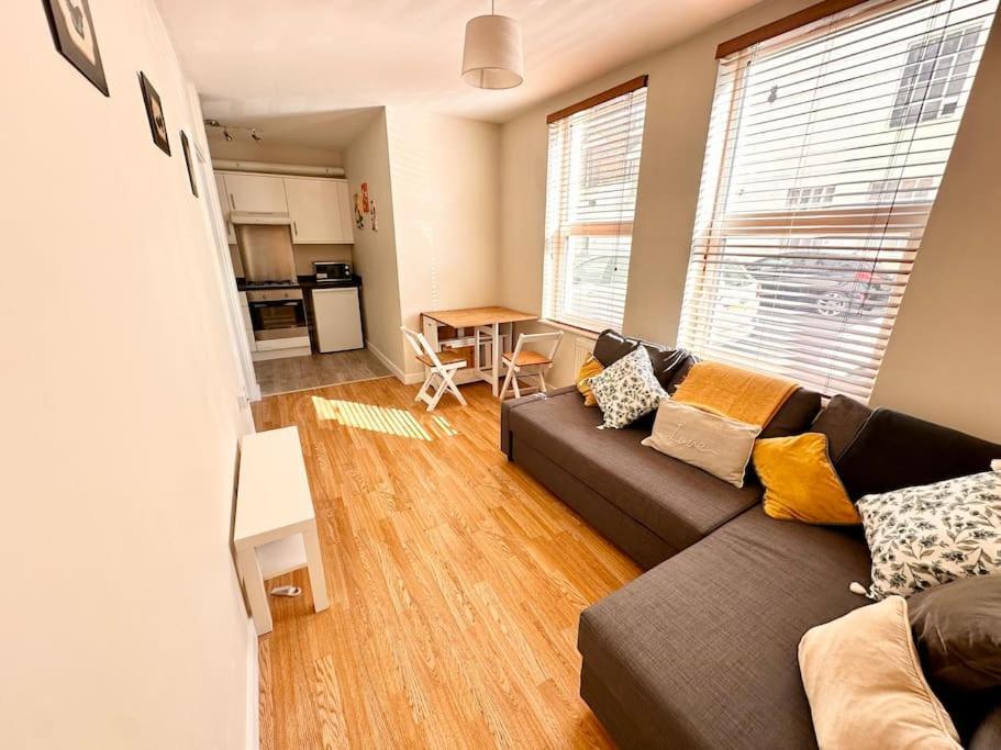 2 Bedroom Apartment In Se13 London Kültér fotó